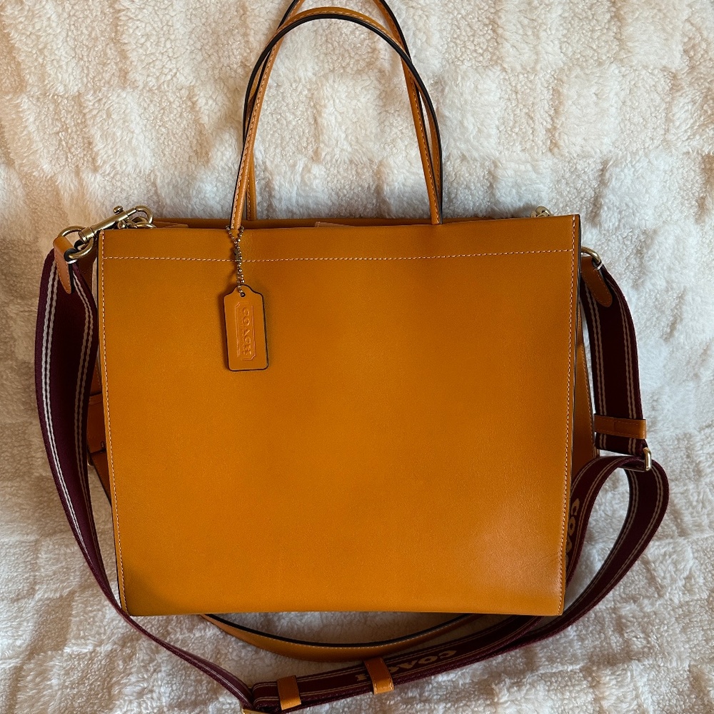 Pre-owned! Rare! Coach C9807 Cashin Carry 32 In Papaya Glovetanned Leather Tote